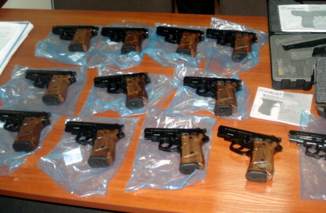 Омская авиационная таможня информирует пассажиров об ограничениях и запретах, которые связаны с перемещением оружия через границу Омская авиационная таможня информирует пассажиров об ограничениях и запретах, которые связаны с перемещением оружия через границу