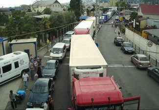 на российско-грузинском таможенном пункте