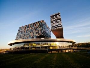 Медведев выделил на развитие "Сколково" более 125 млрд рублей