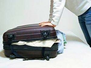 Женщина в чемодане